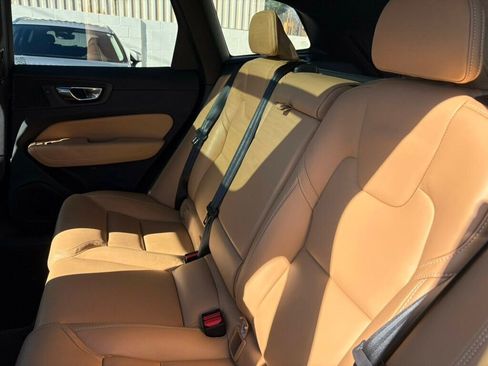 Used 2023 Volvo XC60 B5 Ultimate w/ Protection Package Premier image 20