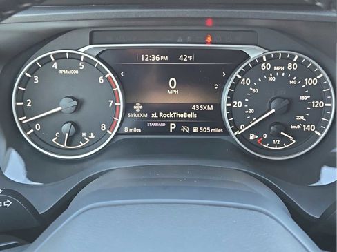 Used 2025 Nissan Rogue SV FWD image 25