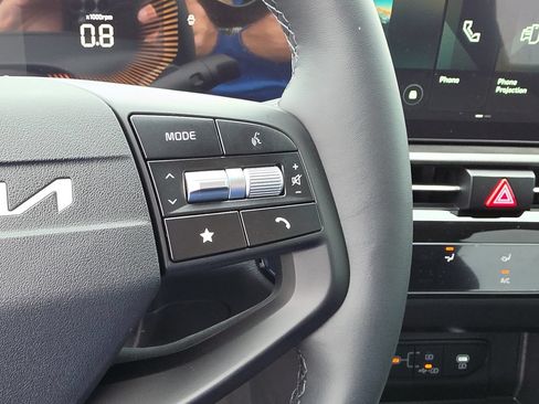 New 2026 Kia Sportage LX FWD image 31