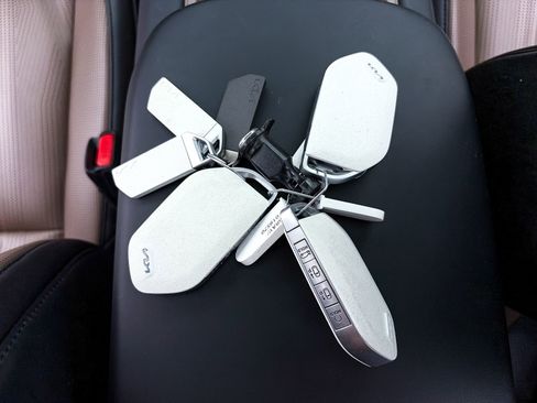 Used 2024 Kia EV9 GT-Line image 32