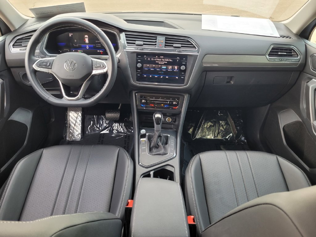 Used 2023 Volkswagen Tiguan SE FWD image 16