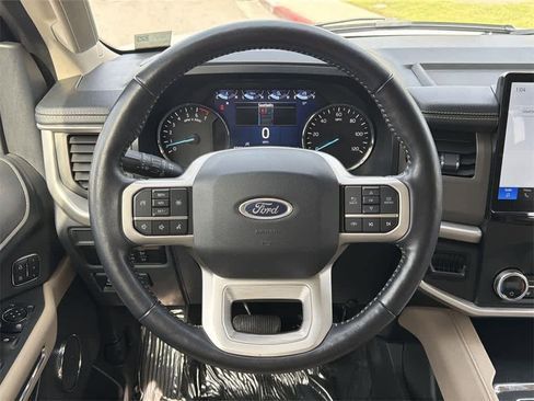 Used 2023 Ford Expedition Max XLT image 12