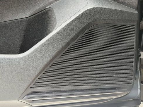 Used 2022 Volkswagen Tiguan SE FWD image 18