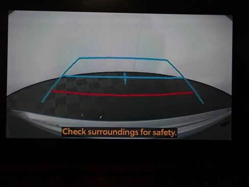 Used 2024 Toyota Highlander LE image 27