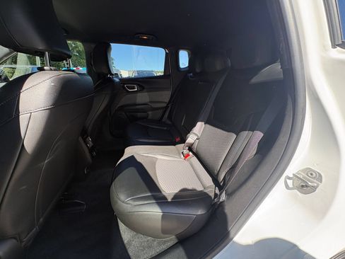 Used 2025 Jeep Compass Latitude AWD/4WD image 22