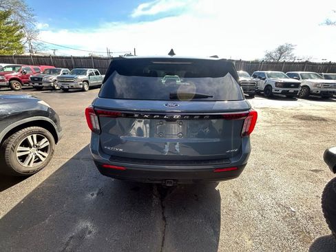 Used 2025 Ford Explorer Active AWD/4WD image 6