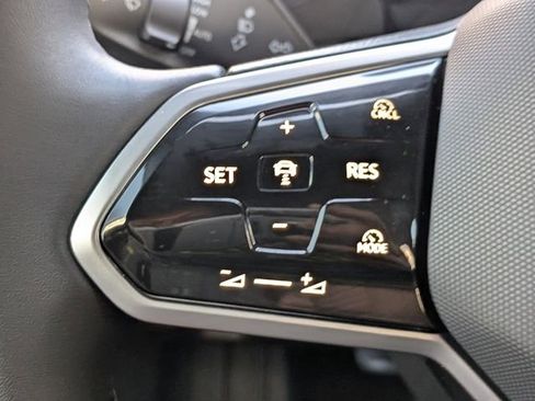 New 2025 Volkswagen ID.4 Pro image 24