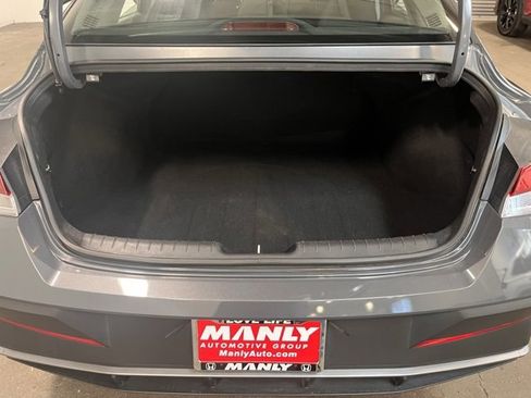 Used 2024 Hyundai Elantra SE image 16