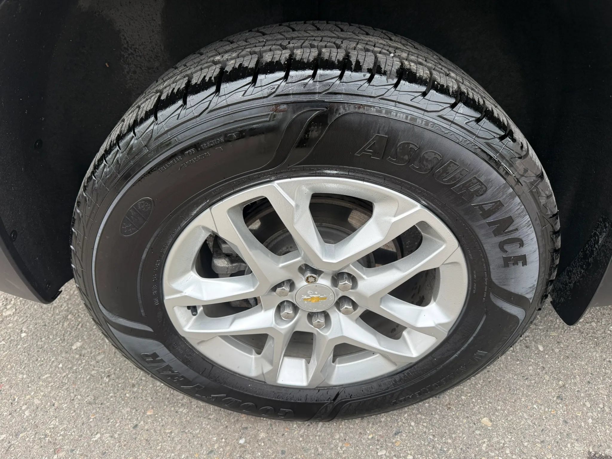 Used 2020 Chevrolet Traverse LT FWD image 11