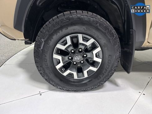 Used 2019 Toyota Tacoma TRD Off-Road image 5
