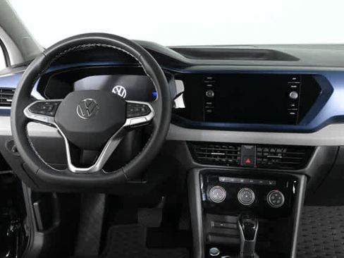 Used 2023 Volkswagen Taos SE w/ Panoramic Sunroof Package FWD image 3