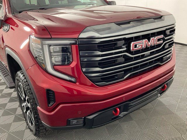 Used 2024 GMC Sierra 1500 AT4 w/ Technology Package AWD/4WD image 11