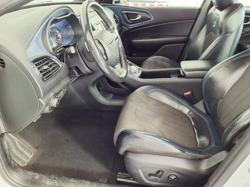 Used 2015 Chrysler 200 S FWD image 12
