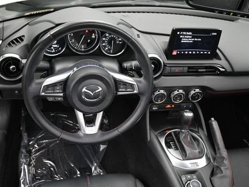 Used 2019 MAZDA MX-5 Miata RF Grand Touring RWD image 7