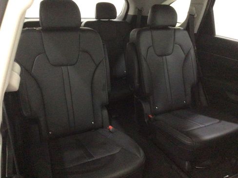 Used 2025 Kia Sorento EX AWD/4WD image 28