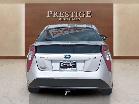 Used 2017 Toyota Prius Three w/ Advanced Technology Package FWD image 42