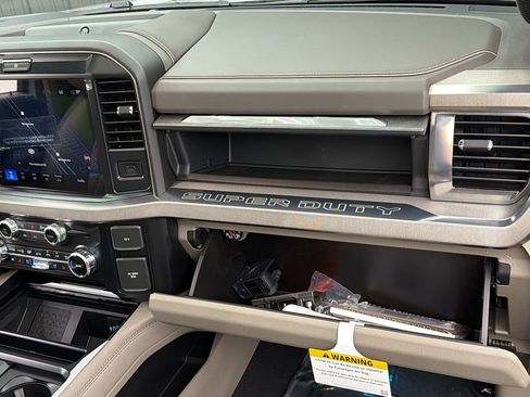 Used 2026 Ford F450 Platinum w/ Platinum Plus Package image 41