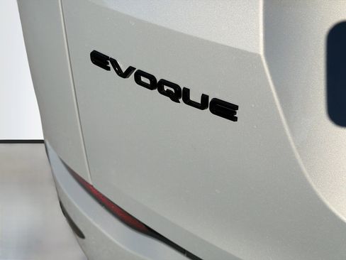 Used 2025 Land Rover Range Rover Evoque S image 11