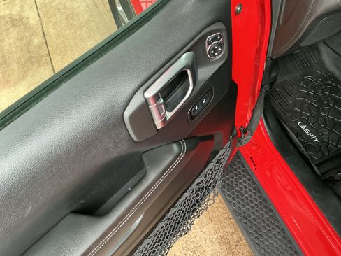 Used 2021 Jeep Wrangler Unlimited Sahara image 15