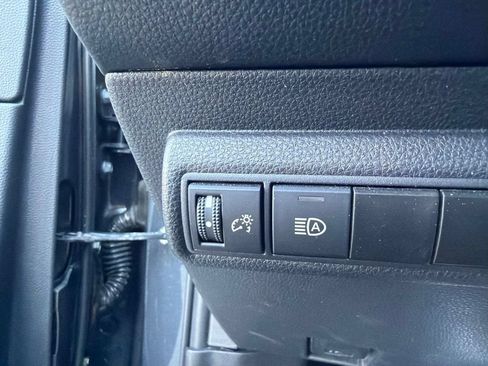 Used 2025 Toyota Corolla LE FWD image 16