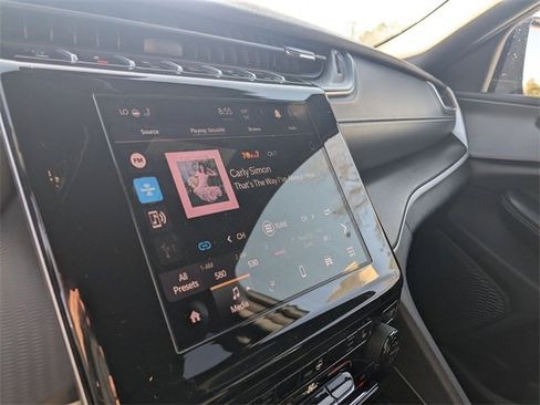 Used 2024 Jeep Grand Cherokee L Laredo image 22