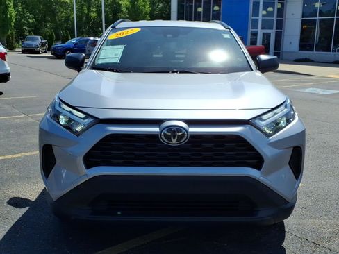 Used 2025 Toyota RAV4 LE AWD/4WD image 2