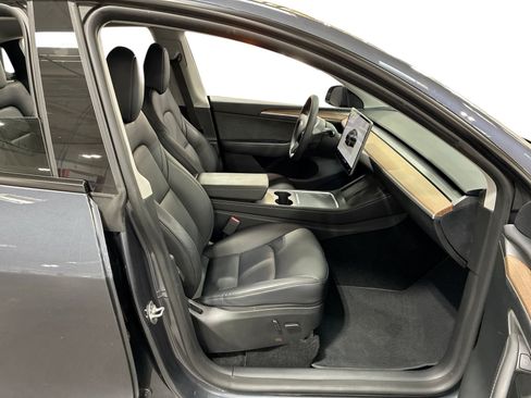 Certified 2023 Tesla Model Y Long Range AWD/4WD image 13