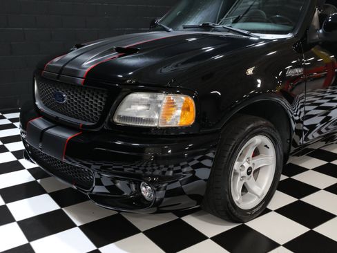 Used 2000 Ford F150 Lightning RWD image 6