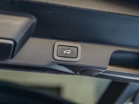 Used 2018 Land Rover Range Rover Sport Supercharged image 12