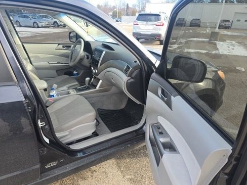 Used 2010 Subaru Forester 2.5X Limited image 18