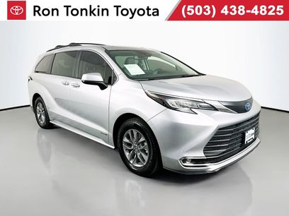 Used 2021 Toyota Sienna XLE