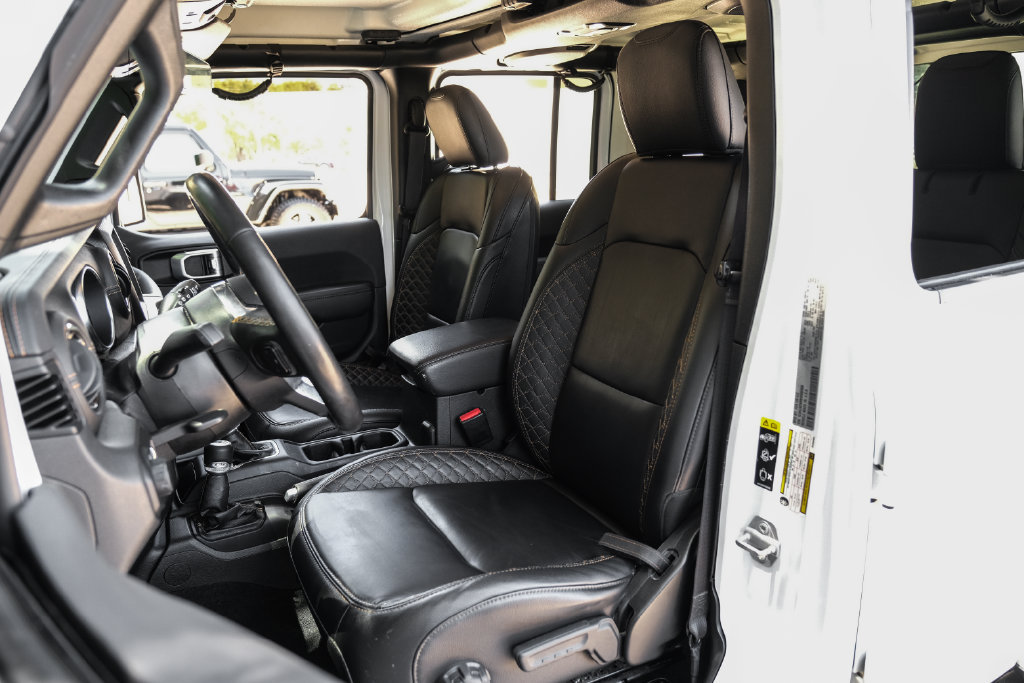 Used 2021 Jeep Wrangler Unlimited Sahara AWD/4WD image 8