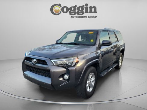 Used 2016 Toyota 4Runner SR5 image 2