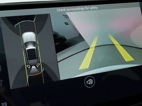 Used 2025 Jaguar F-PACE R-Dynamic S image 67