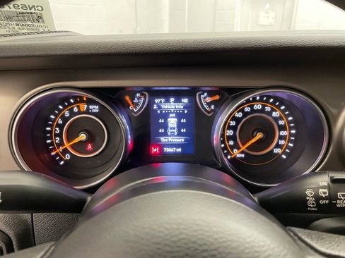 Used 2018 Jeep Wrangler Unlimited Sport AWD/4WD image 11