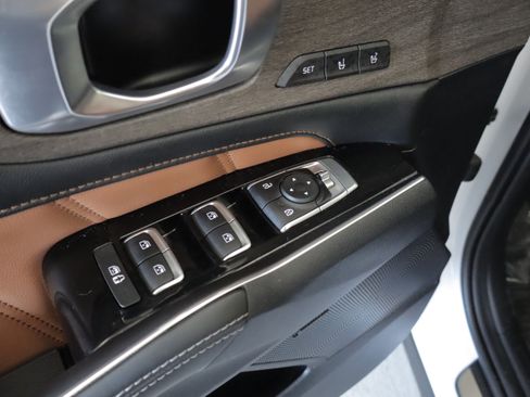 Used 2023 Kia Sorento SX Prestige image 11