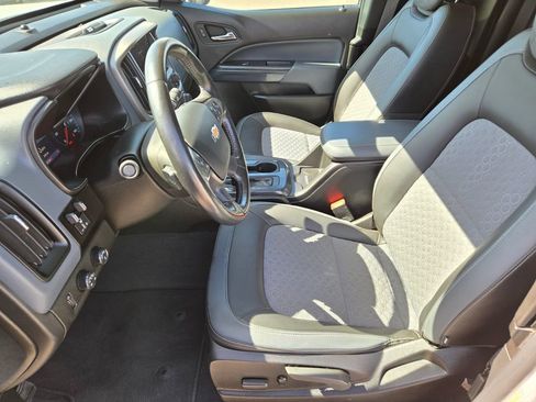 Used 2021 Chevrolet Colorado Z71 w/ Safety Package AWD/4WD image 6