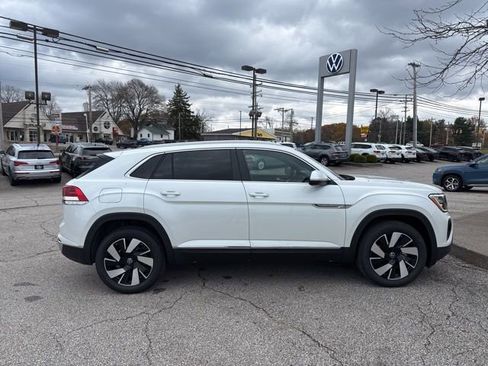 New 2026 Volkswagen Atlas Cross Sport SEL image 2