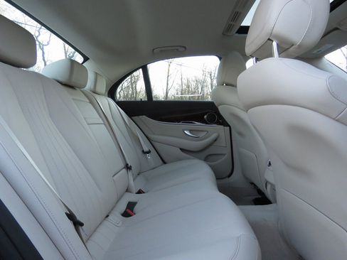 Used 2020 Mercedes-Benz E 350 4MATIC Sedan image 16