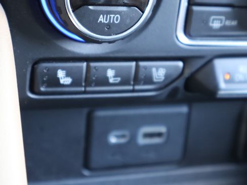 Used 2021 Chevrolet Tahoe Premier RWD image 31