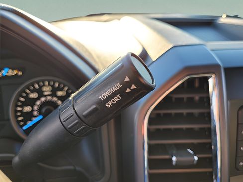 Used 2016 Ford F150 XLT image 23