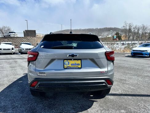 Used 2025 Chevrolet Trax RS w/ Sunroof Package image 5