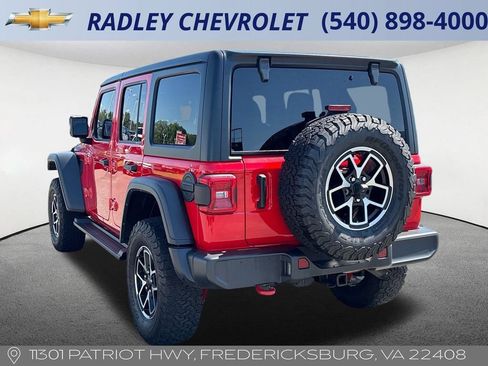 Used 2024 Jeep Wrangler Unlimited Rubicon AWD/4WD image 17