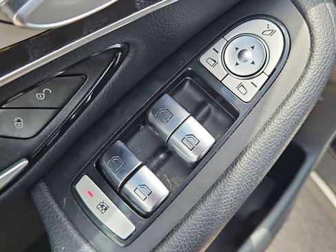 Used 2018 Mercedes-Benz GLC 300 image 18