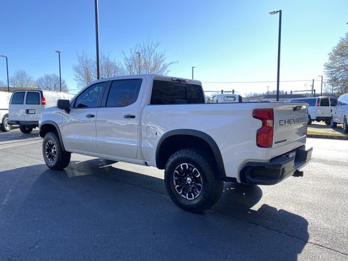Used 2024 Chevrolet Silverado 1500 ZR2 image 7