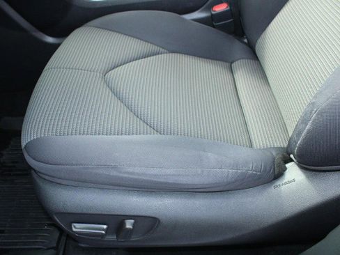 Used 2020 Toyota Highlander LE image 16