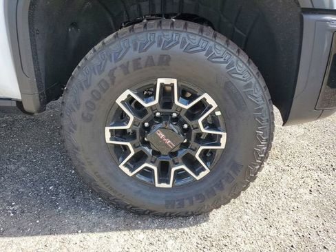 New 2026 GMC Sierra 2500 AT4X AWD/4WD image 6