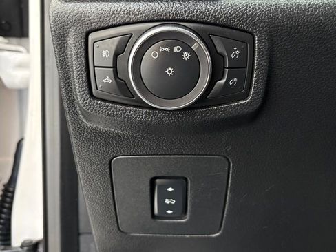 Used 2015 Ford F150 Lariat w/ Equipment Group 502A Luxury AWD/4WD image 31