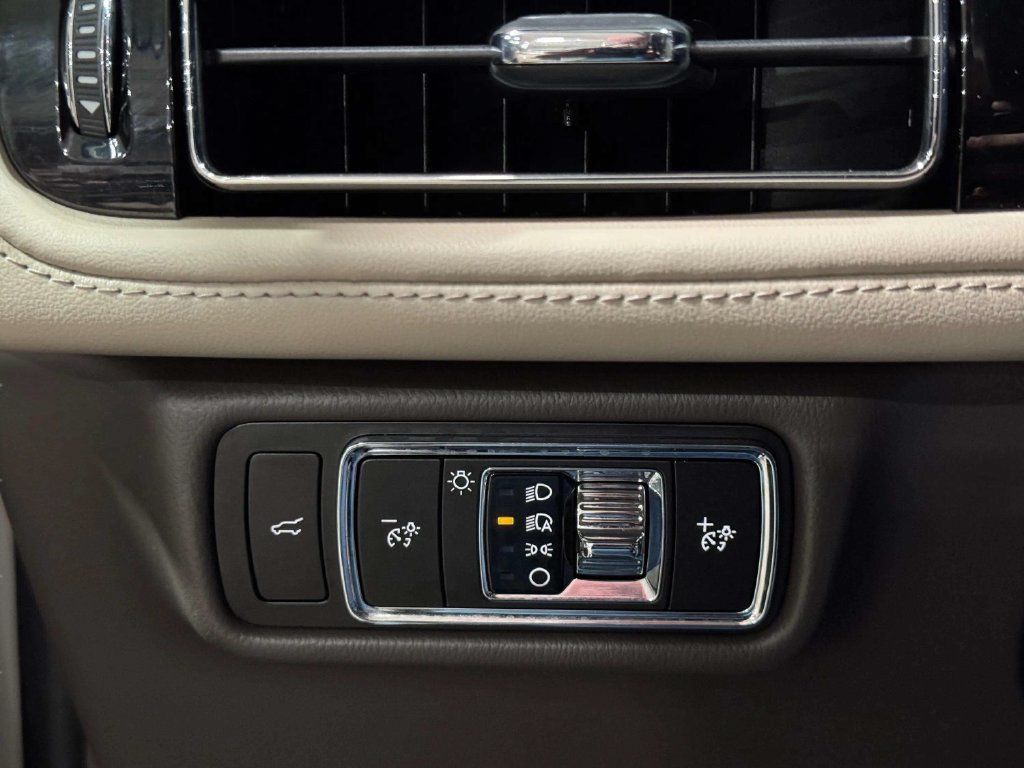 Used 2023 Lincoln Aviator Reserve w/ Equipment Group 201A AWD/4WD image 9