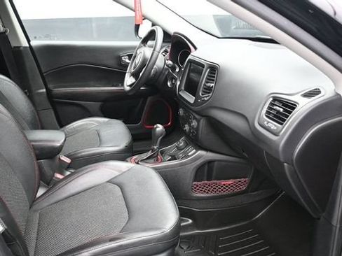 Used 2021 Jeep Compass Trailhawk AWD/4WD image 10